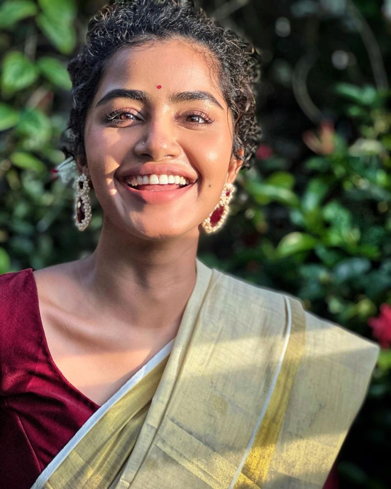 anupama-parameswaran-onam-celebration-photos